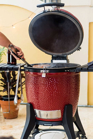 Красный керамический гриль Kamado Joe с системой Divide & Conquer Красный керамический гриль Kamado Joe с системой Divide & Conquer